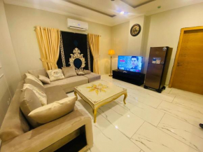 Holidazzle Serviced Apartments Bahria Town